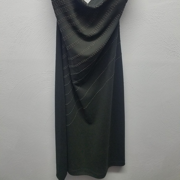 Black dress - Picture 3 of 3